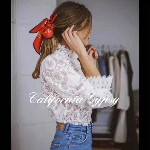 LAST ONE🎉Lace High Neck Blouse - Picture 9 of 16